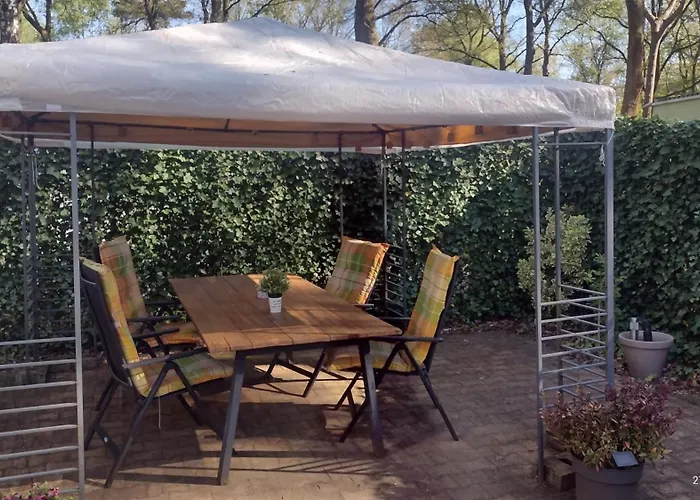Gezellig Op De Veluwe Met Omheinde Tuin הונדרלו