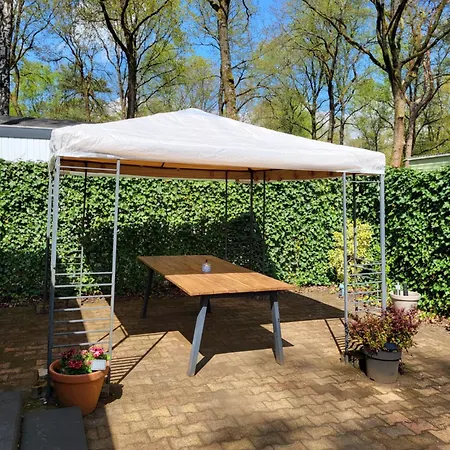 Gezellig Op De Veluwe Met Omheinde Tuin Chalet *